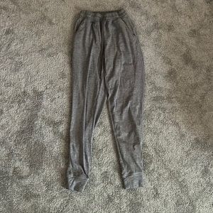 American eagle joggers, great condition, barely worn, ver soft and comfortable!